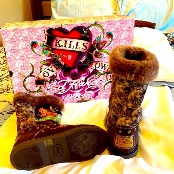 Ed Hardy women’s unique biker boot/ sz 7/Fits more like a 7 1/2 -8.. - Picture 3 of 3